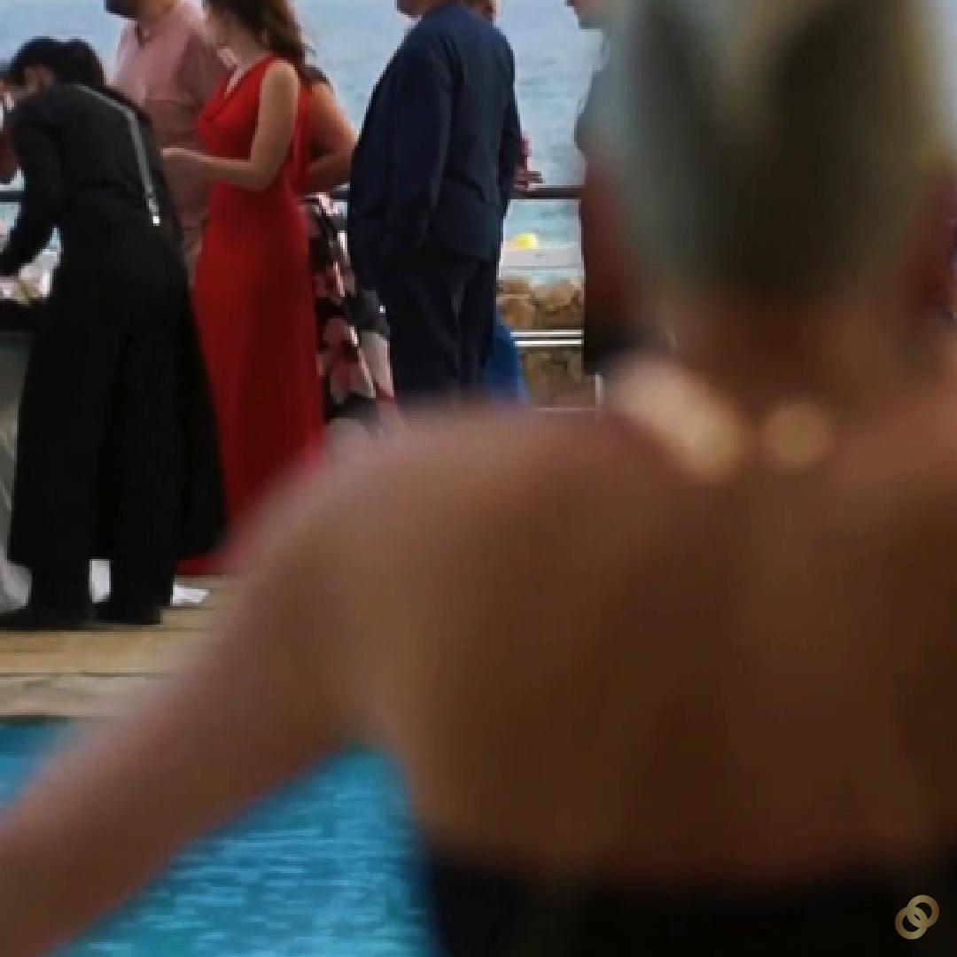 CHLOE LY - Cantantes, Grupos Musicales